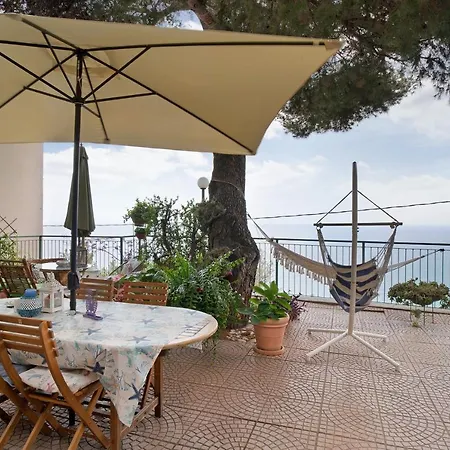 アパート Oasi アラッシオ